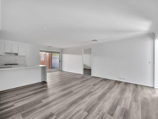FIVE ACRE LIFESTYLE LIVING WITH A BEAUTIFULLY RENOVATED FAMILY HOME
