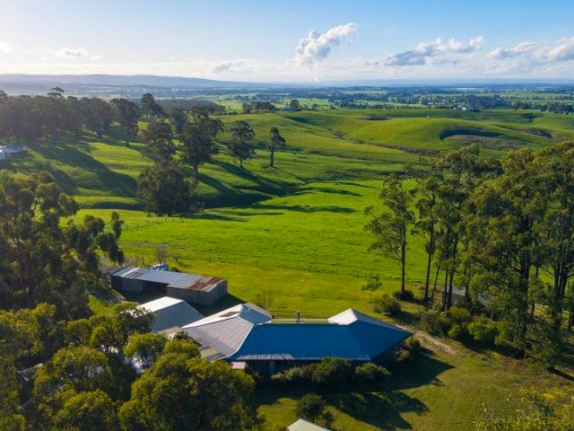 Five Acres of Freedom with Views Worth Waking Up For. Right Here in Yinnar South