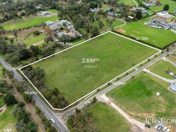 Five acres approx. of pure heaven in exclusive Scenic Rise