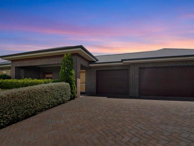 Five Bedroom Family Haven in Prestigious Wentworth Estate