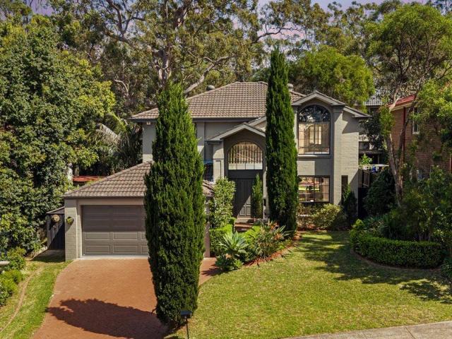Five Bedroom Family Home on the High Side of a Quiet Dural Close