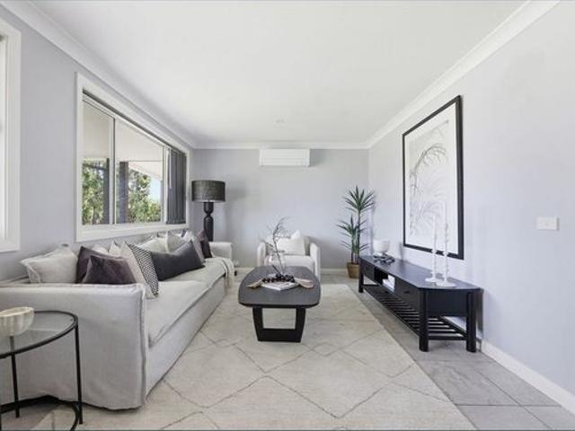 Five Bedroom Family Home with Pool & Multiple Living Areas
