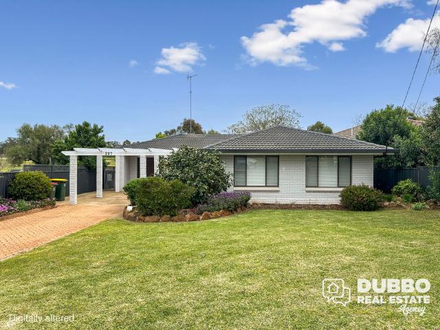 FIVE BEDROOM FURNISHED HOUSE NEAR DUBBO'S CBD