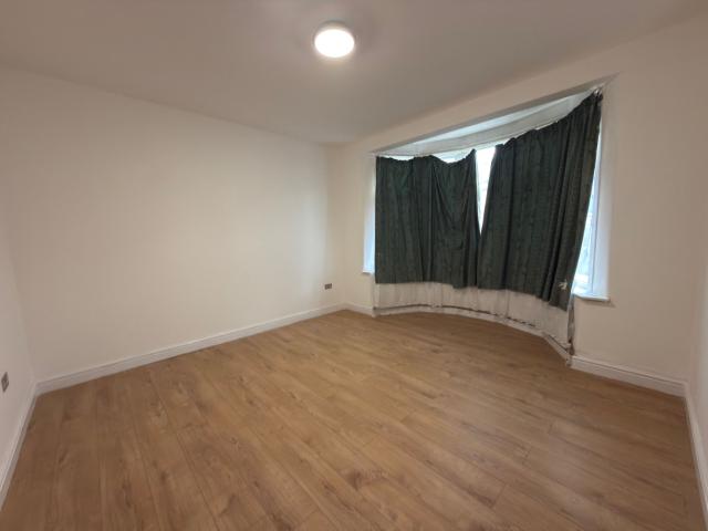 Five bedroom HMO House close to seven king station £4100