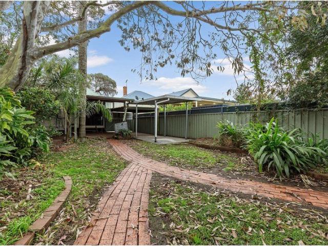 FIVE BEDROOM HOME WITH FLEXIBLE STUDIO LIVING