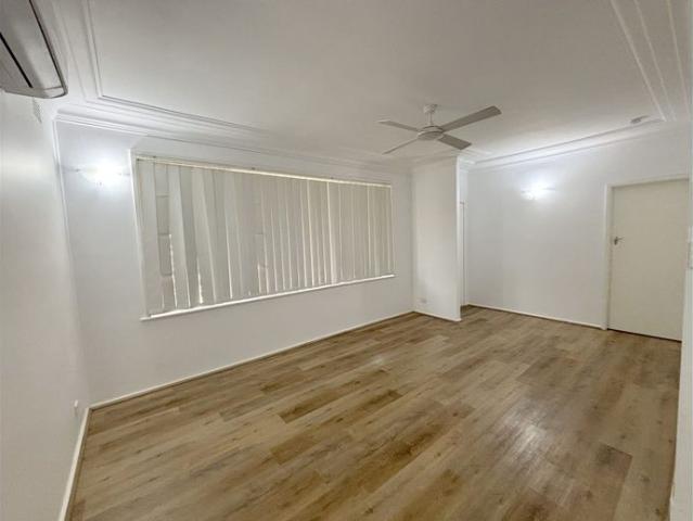 Five Bedroom Home in Waratah West