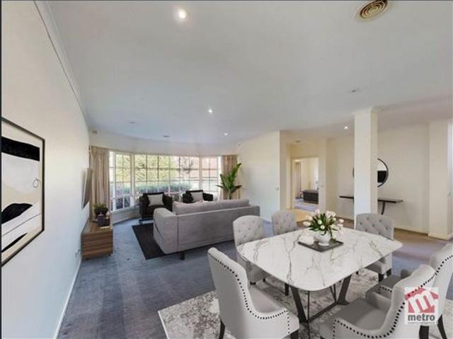 FIVE BEDROOM HOME IN PICTURE PERFECT LOCATION!