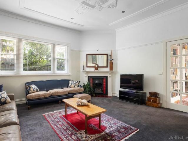 Five Bedroom Home Opposite Alphington Park