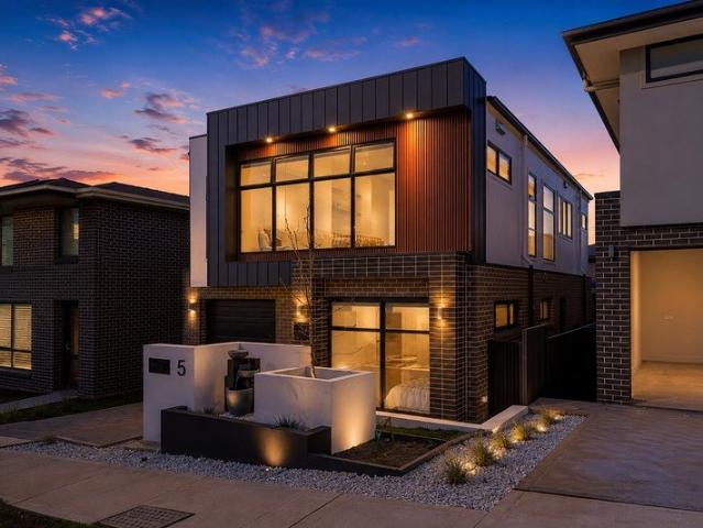 Five Bedroom Luxury Designed for Modern Family Living