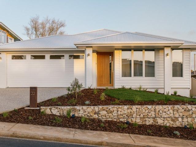 Five Bedrooms, One Level, and Twelve Hectares Out the Gate