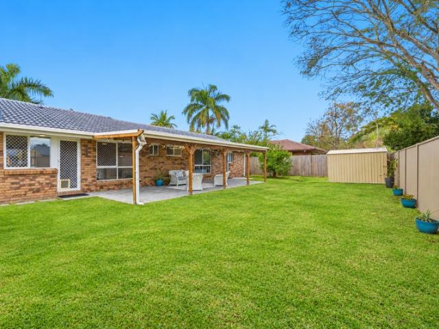 Five Bedrooms, A Huge Flat Backyard & Pool Potential In A Peaceful Parkside Cul De Sac