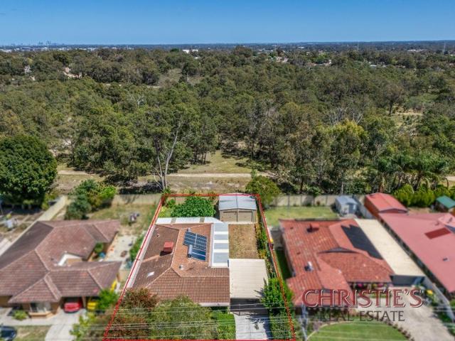 Five Bedrooms and a Leafy Swan View setting