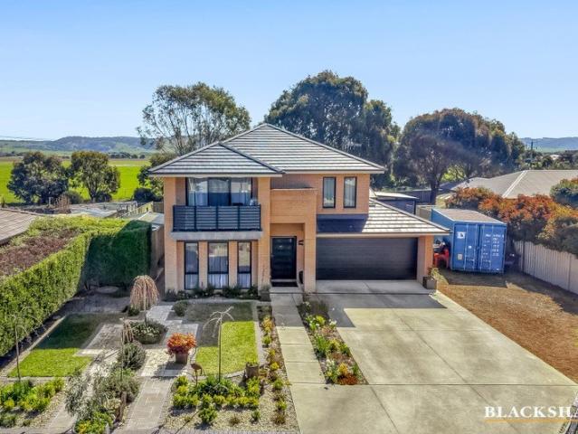 Five Bedrooms, Stunning Views & Exceptional Entertaining