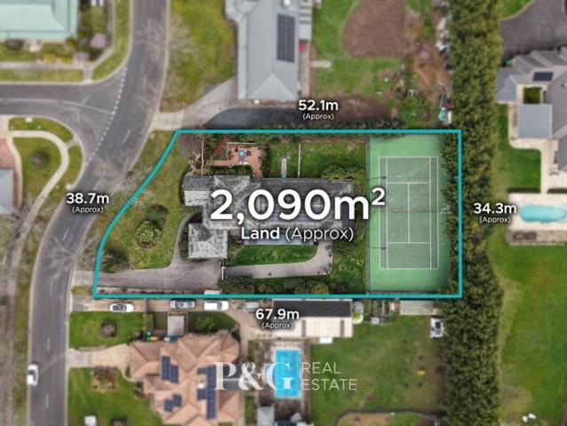 Five Bedrooms, Tennis Court & 2,000sqm of Lifestyle
