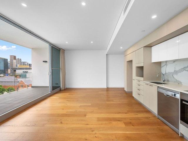 Five Star Living at the Iconic Oracle Apartments