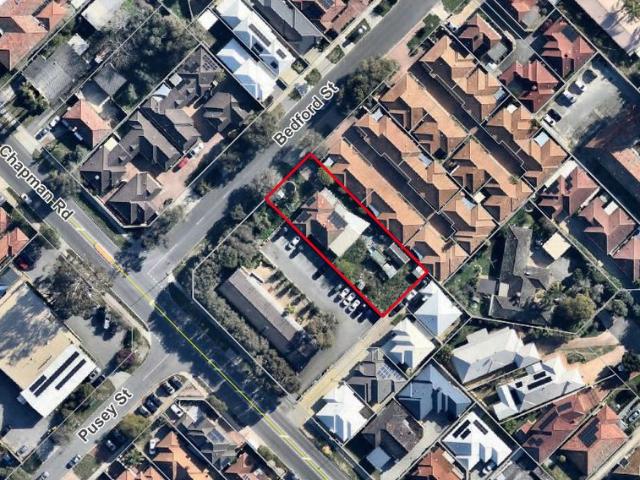Fixer Upper or 1063sqm R40 Development Opportunity Close to Curtin University