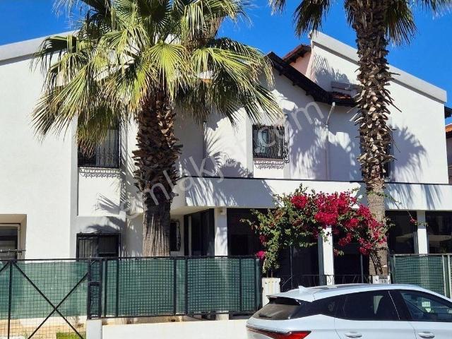 Fiyat Düştü! Marmaris Merkez'de, Havuzlu Satılık 4+1 İkiz Villa
