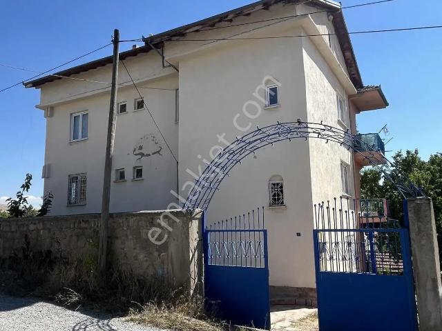 Fiyatı Düştü,satılık Beyazıt Mahallesinde 3 Katlı Apartman