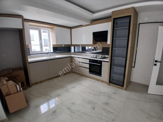 Fiyci Yatırım Kiralık 3+1 Ön Cephe 140 Metre Lüks Daire