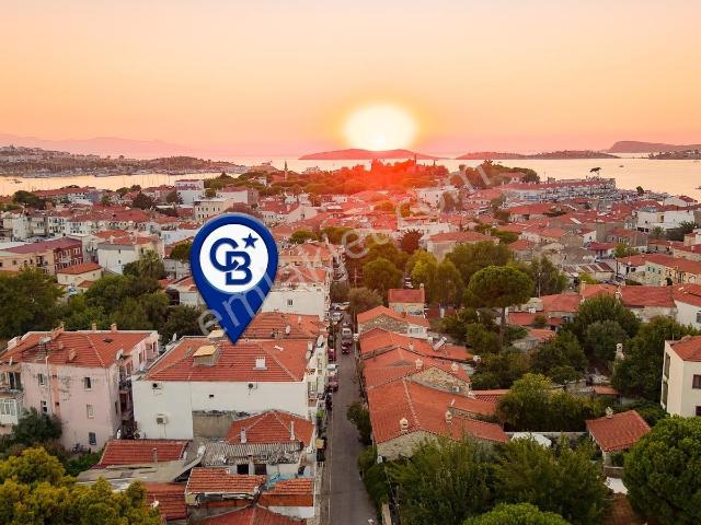 Foça Merkezde Sahile Yürüme Mesafesinde Satılık 2+1 Daire