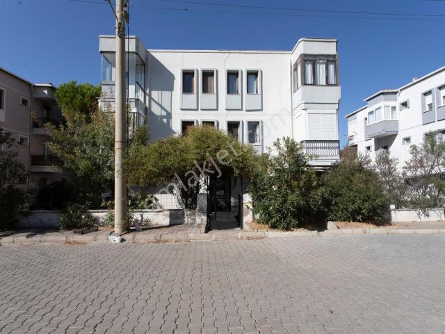 Foça Atatürk Mah. Satılık 2+1 Ara Kat Daire