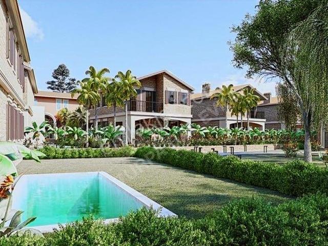 Foça Bağımsız Havuzlu Villa 4+1