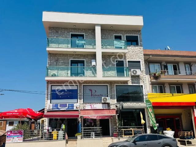 Foça Bağarası Ana Cadde Üzerinde Kiralık 2+1 Daire