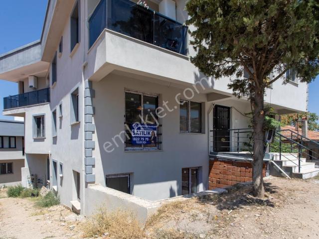 Foça Bağarası Kazım Dirik Mah. Satılık 4+1 Bahçeli Dubleks