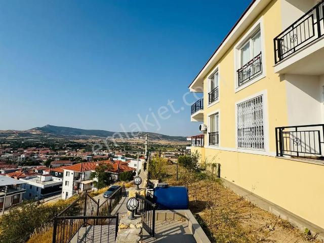 Foça Bağarası Kazım Dirik Mah. 2+1 Eşyalı Kiralık Daire