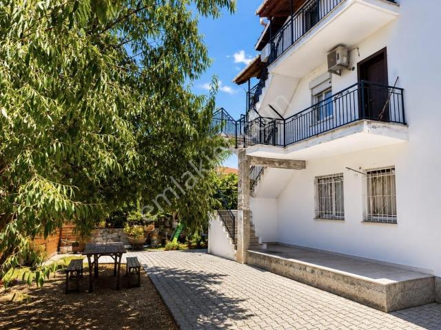 Foça Bağarası Hacıveli Mah. Kiralık 2+1 Daire
