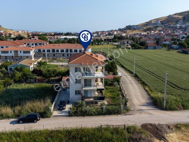 Foça Bağarası Hacıveli Mah. Satılık 3+1 Daire