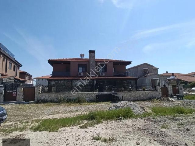 Foça Bağarasın'da Satılık 4+1 Satılık Villa