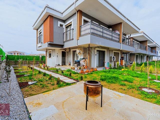 İZMİR FOÇA BAĞARASI HACIVELİ'DE KÖŞE PARSEL 3+1 MÜSTAKİL VİLLA
