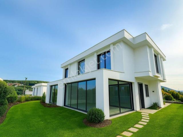 Foça Emlak'tan Ilıpınar Da 2+1 Geniş Bahçeli Modern Villa