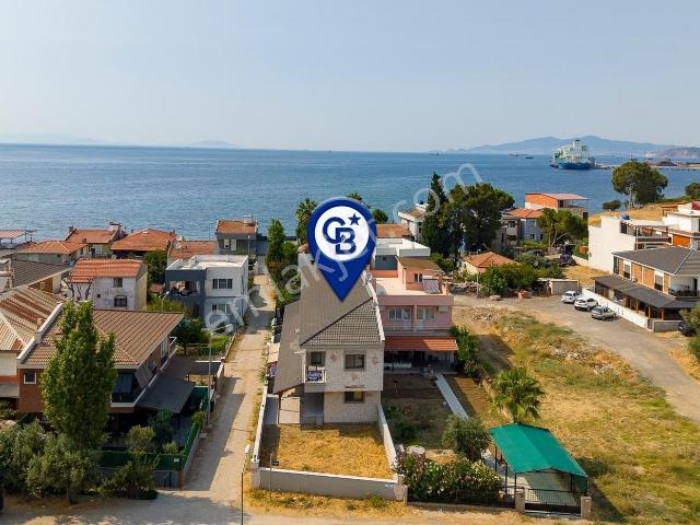 Foça Gencelli'de Satılık 2+1 Geniş Bahçeli Dubleks