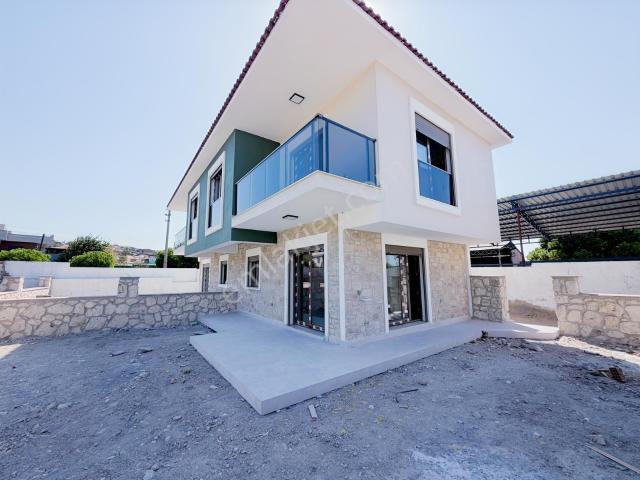 Foça Gerenköy'de Kiralık 2+1 Dubleks Villa
