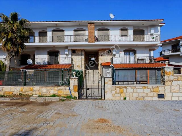 Foça Hacıveli Mah. Bağ Evlerinde Satılık 2+1 Eşyalı Daire