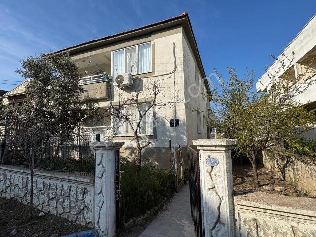Foça Hacıveli Mah. Kiralık 3+1 Kapalı Mutfaklı Dubleks Daire
