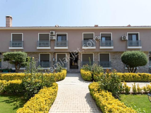 Foça Hacıveli Mah. Rüzgar Evleri Sitesi'nde Satılık 2+1 Daire