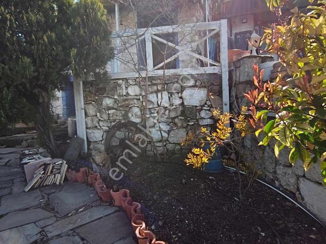 Foça Ilıpınar Köyiçi Muhteşem Konumda Satılık Taş Ev