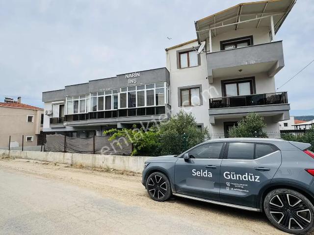 Foça Kazım Dirik Mah. Satılık 2+1 Kapalı Mutfaklı Daire