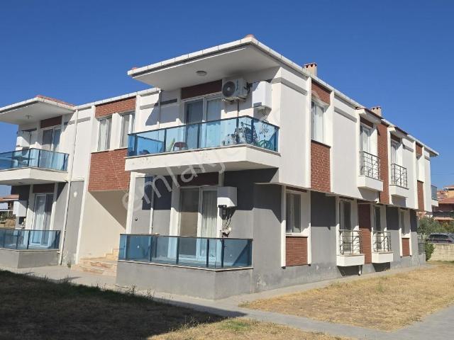 Foça Kazım Dirik Mah. Site İçerisinde Satılık 2+1 Daire