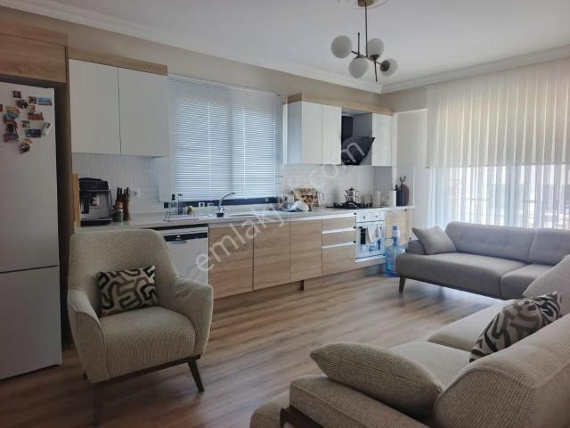 Foça Kazım Dirikte 2+1 Bahçe Katı Yeni Daire