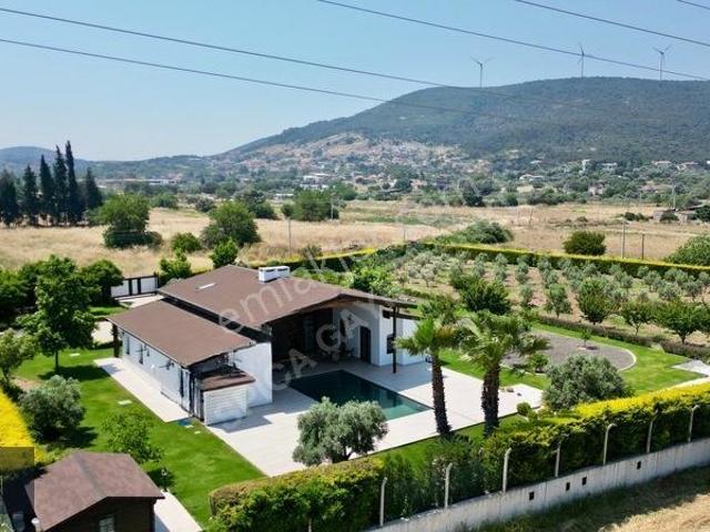 Foça Kozbeyli Özel Tasarım Satılık 4+1 Villa Ve Zeytinlik