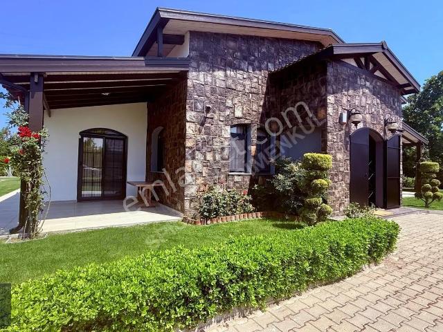 Foça Kozbeyli Özel Tasarım Satılık 4+1 Villa Ve Zeytinlik