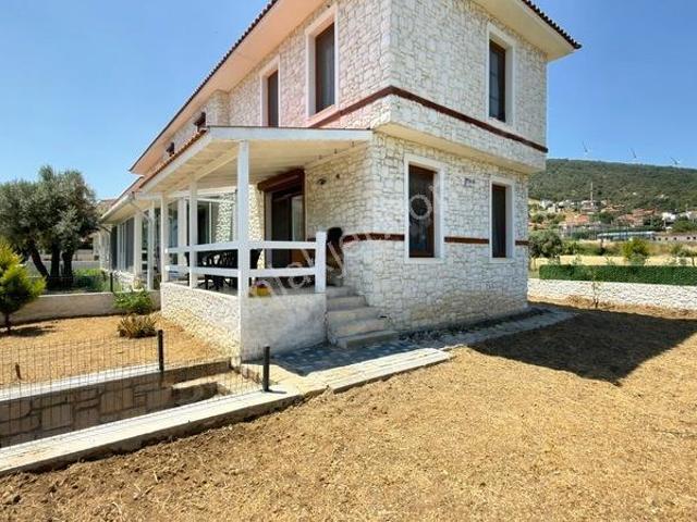 Foça Kozbeyli Deniz Manzaralı, Geniş Bahçeli 2+1 Dubleks Villa
