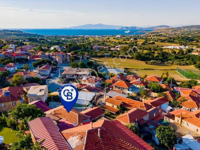 Foça Kozbeylide Satılık 3+1 Müstakil Taş Villa