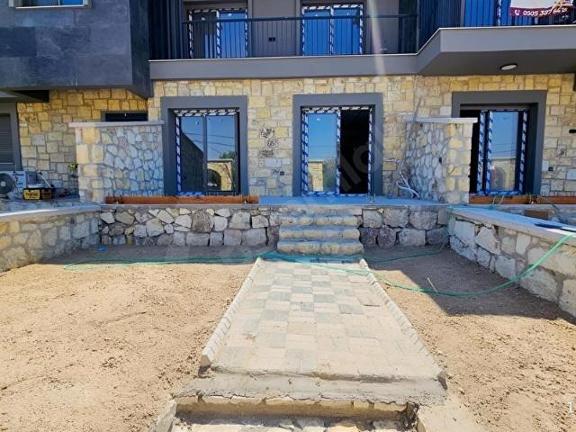 Foça Villalar Bölgesinde Rum Mimarili Müstakil Bahçeli Daire