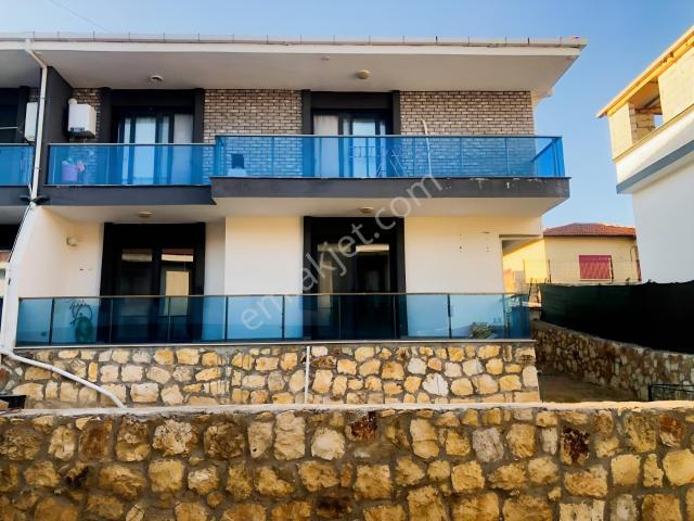 Foça Yenibağarası Mah. Kiralık 2+1 Kapalı Mutfaklı Daire