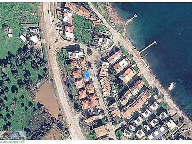 Foçada Denize 50 Metre Mesafede Full Tadilatlı 3+1 Satılık Villa